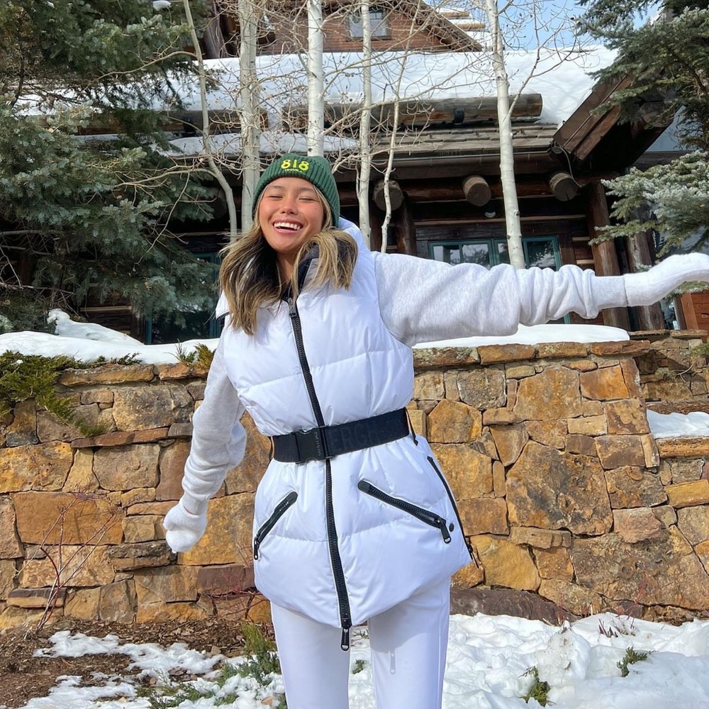 Goldbergh Mae belted hooded quilted down vest in white